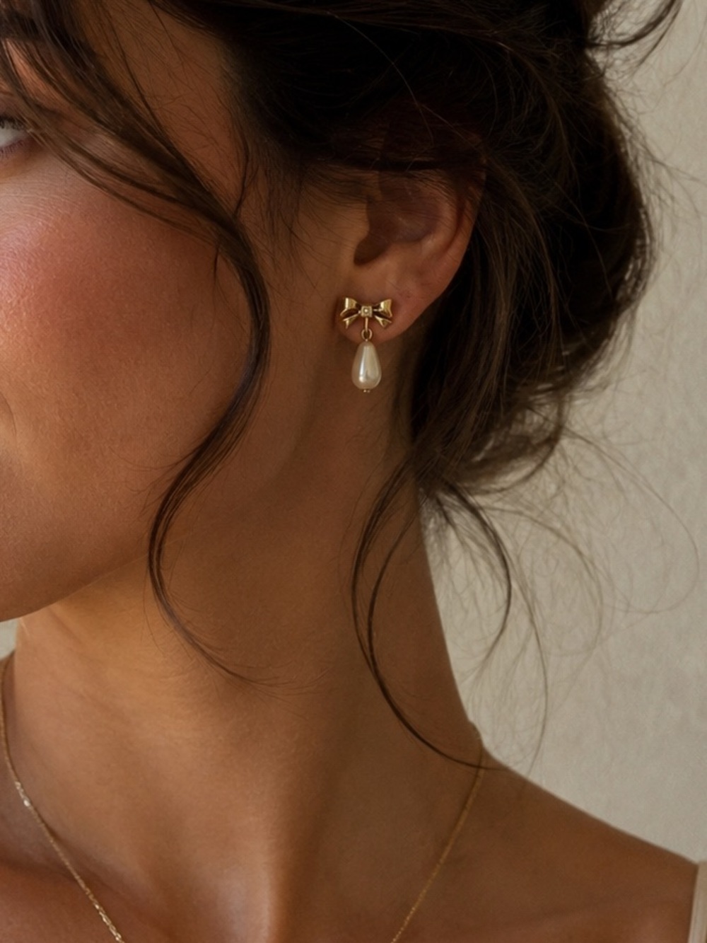 VINTAGE | Gold Bow Pearl Drop Earrings